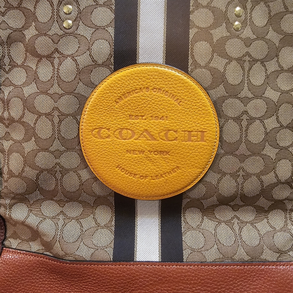 NWT Coach Signature Dempsey Bag